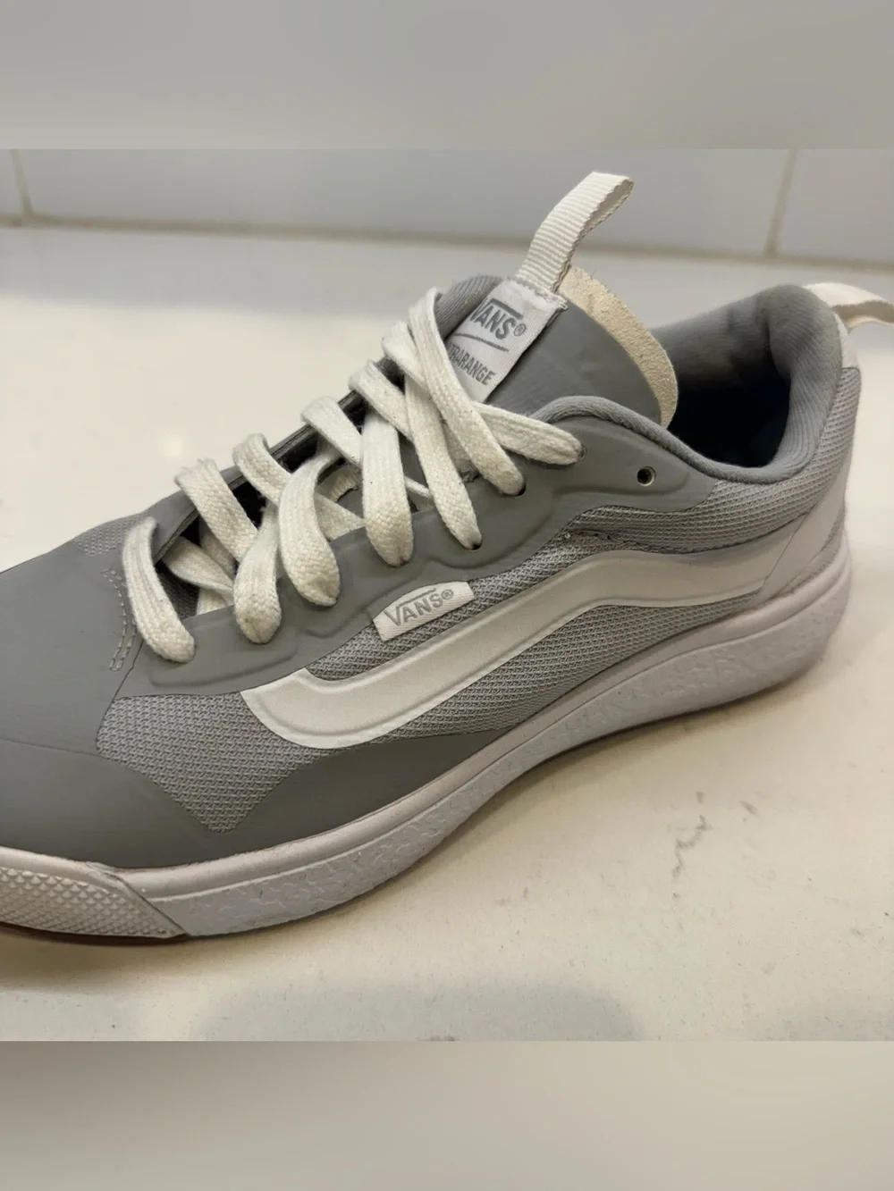 Vans UltraRange EXO Frost Gray True White Sneakers Women’s 8